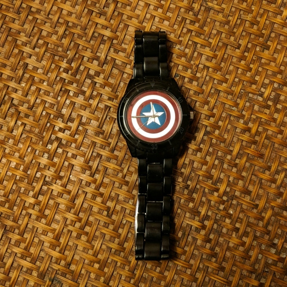 Men's Marvel Captain America black tone watch.